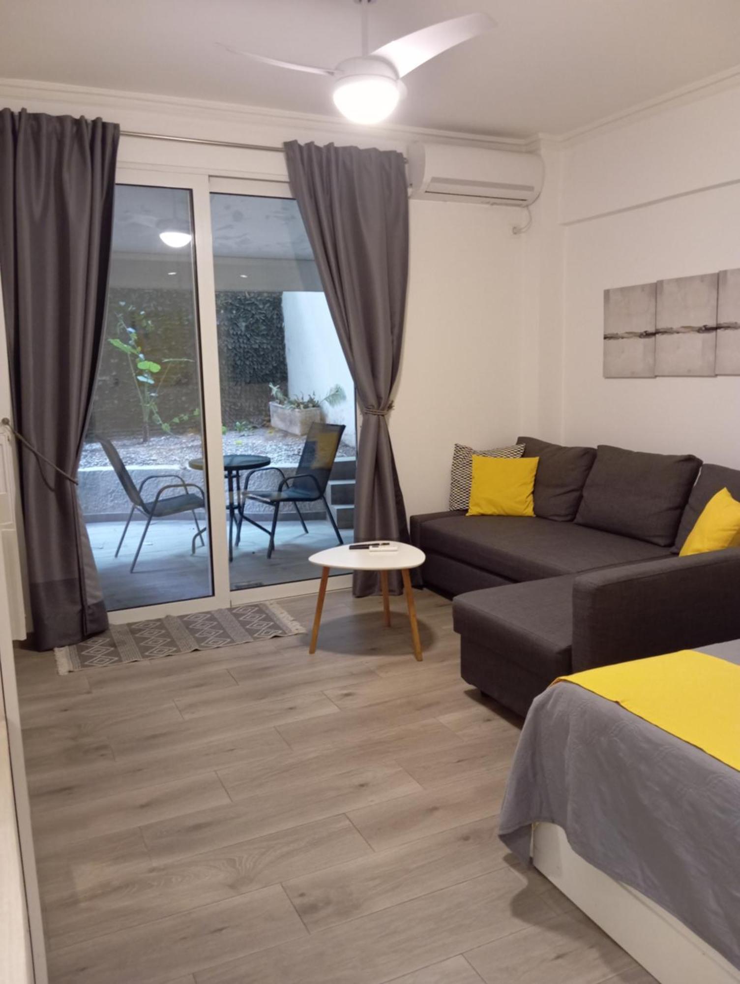 Kolonaki Luxury Backyard * Athens